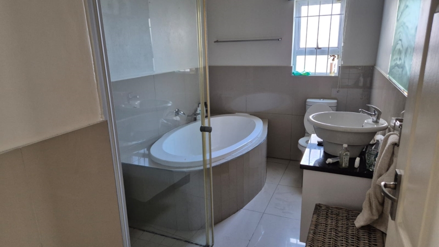 To Let 3 Bedroom Property for Rent in Parklands North Western Cape